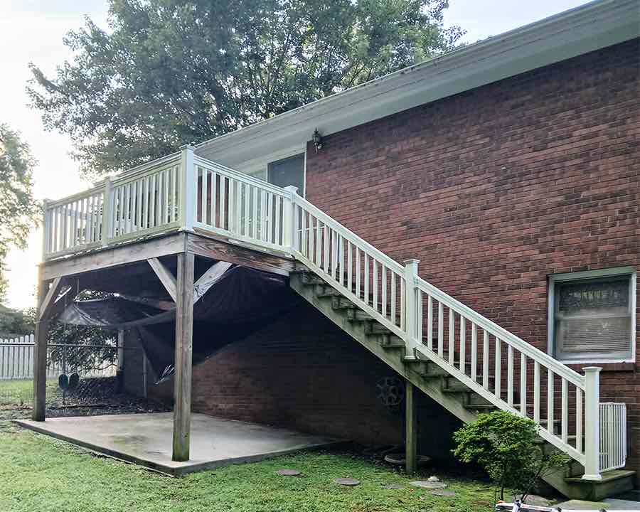 Screened-in porch before reconstruction